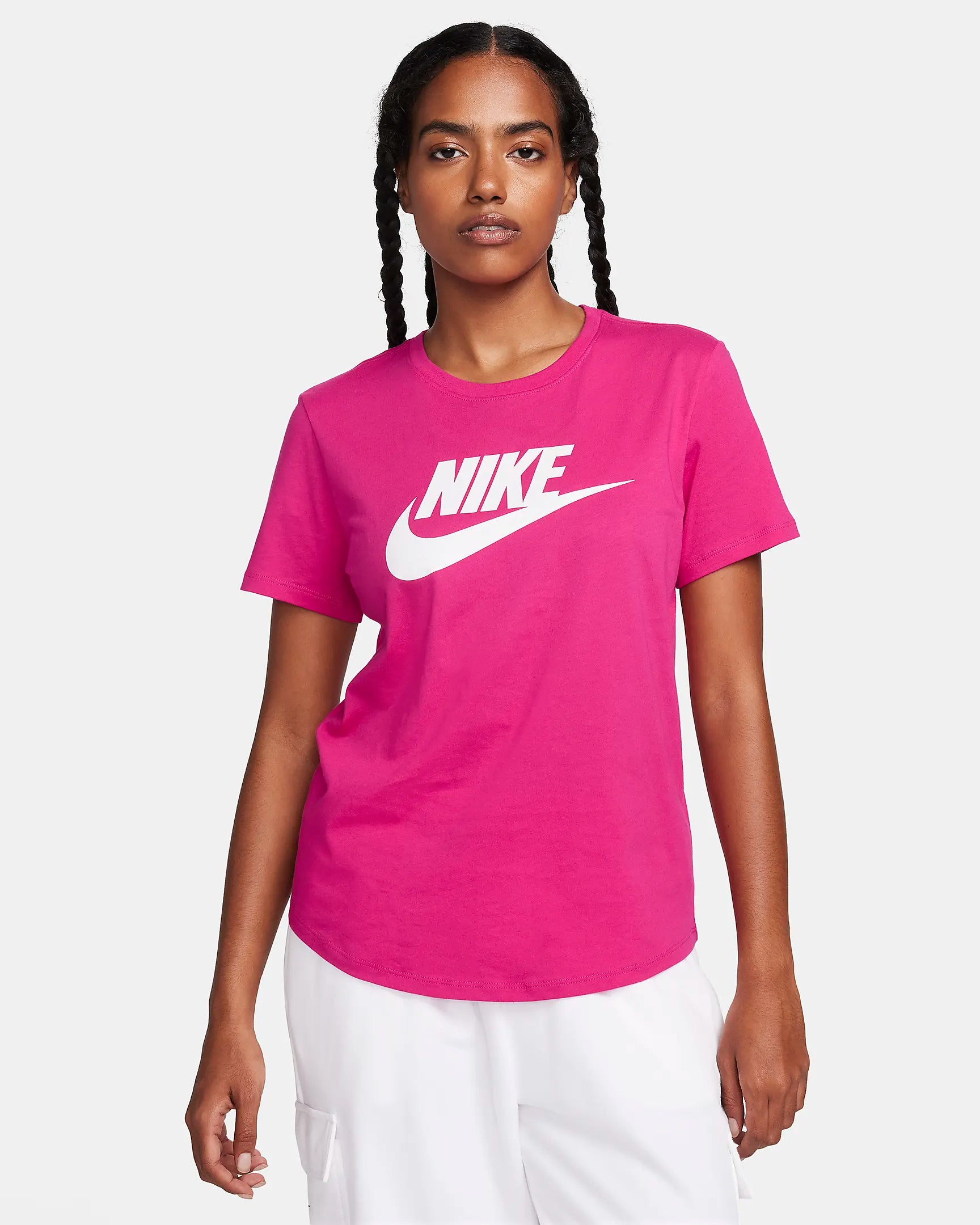 WOMEN S NIKE SPORTSWEAR ESSENTIALS CLASSIC WHITE T SHIRT