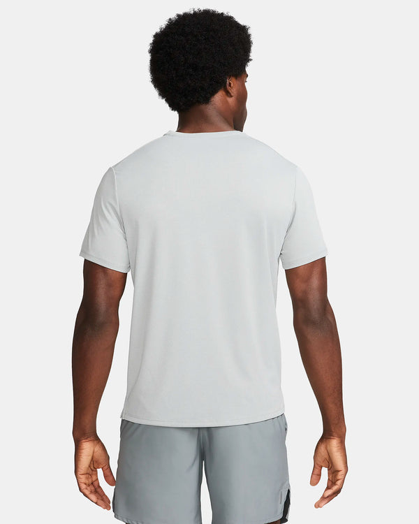 T SHIRT NIKE DRY-FIT RUN MAGLIA UOMO MAN TEE RUNNING GRIGIA