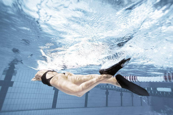 PINNE ARENA POWERFIN SWIM PINNETTE PISCINA NUOTO PINNATO NERO - TOP LEVEL SPORT