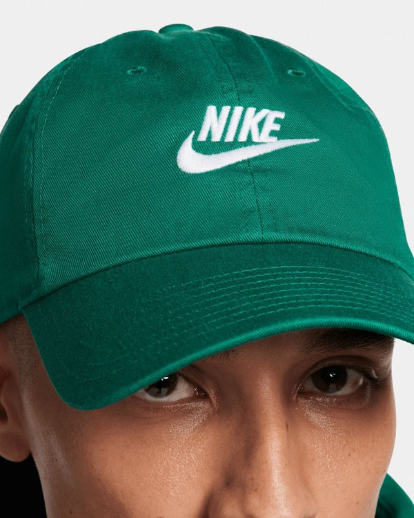 CAPPELLINO NIKE CAPPELLO VISIERA SPORTSWEAR CLUB CAP - VERDE