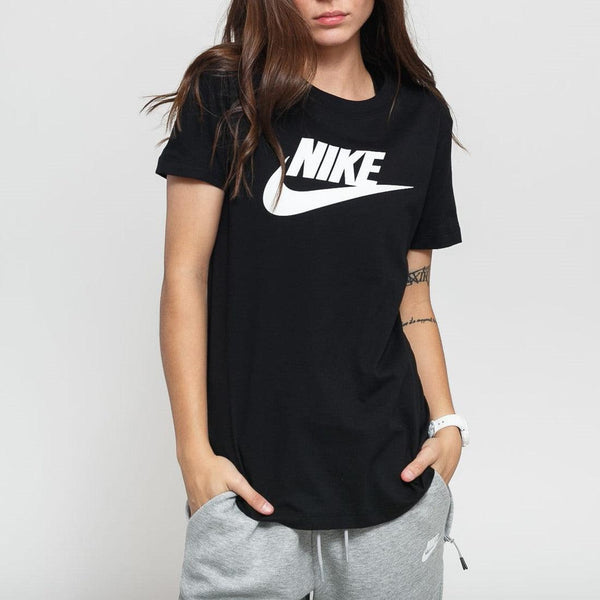 WOMEN'S NIKE SPORTSWEAR ESSENTIALS CLASSIC BLACK T-SHIRT
